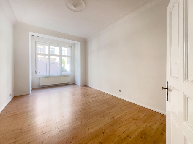 top-lage-lichtdurchfluteter-herrschaftlicher-altbau-mit-stuck-am-lietzensee-sucht-neuen-eigentuemer